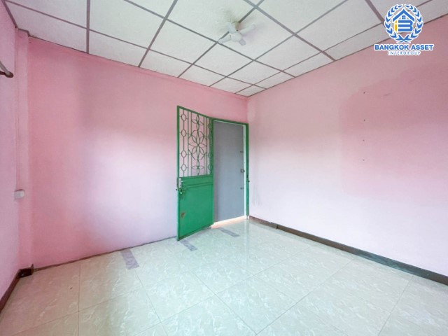 *****บ้านเดี่ยวมือสองย่านสมุทรปราการ ม.ซอยหลอดปิ้ง ประชาอุทิศ 90 เนื้อที่กว้างขวางถึง 67 ตร.ว. ฟังก์ชัน 4 ห้องนอน 2 ห้องน้ำ 2 ที่จอดรถ แถมฟรี! 5 เครื่องปรับอากาศ สภาพดี บนทำเลแห่งการเดินทาง เชื่อมต่อถ.ประชาอุทิศ-วัดคู่สร้าง, ถ.กาญจนาภิเษก